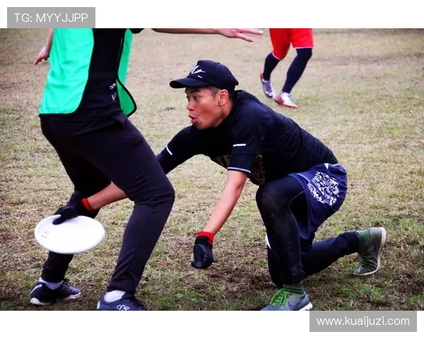 重庆飞盘队灵活性引发热议赛场表现与战术选择的深度探讨